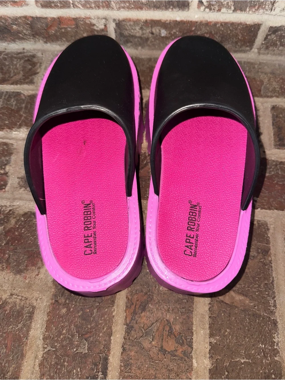 Cape Robbin Hafi Two-Tone Black & Pink Chunky Platform Lug Sole Mules Clogs 10